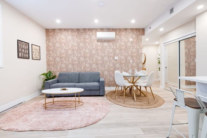 M11 | Mount-Royal Suites: 2BR + sofa bed – 31