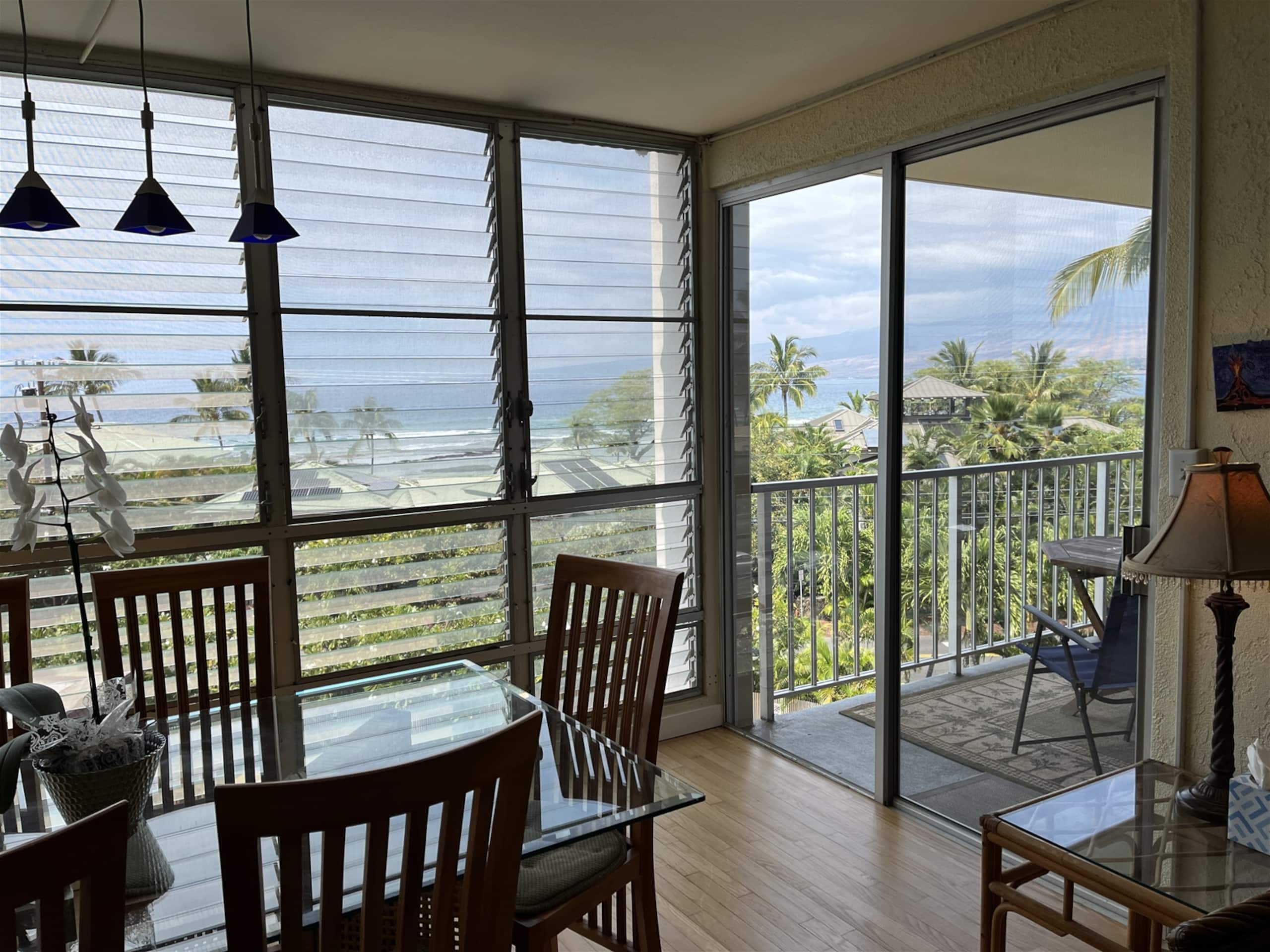 Condo in Waimea · ★4.74 · 4 bedrooms · 5 beds · 3 private baths - Image 2