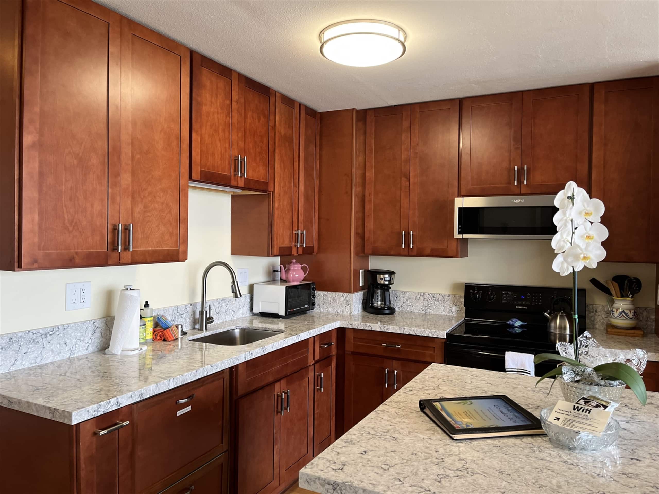 Condo in Waimea · ★4.74 · 4 bedrooms · 5 beds · 3 private baths - Image 11