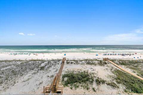 Gulf Front 8 BR 6 BA + Pool & Hot Tub + Pickleball