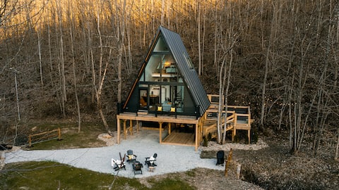 “The Pinnacle”, A Luxury A-frame Treehouse