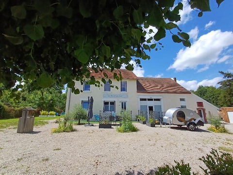 Family cottage 4 bedrooms 8-10 people Eguzon