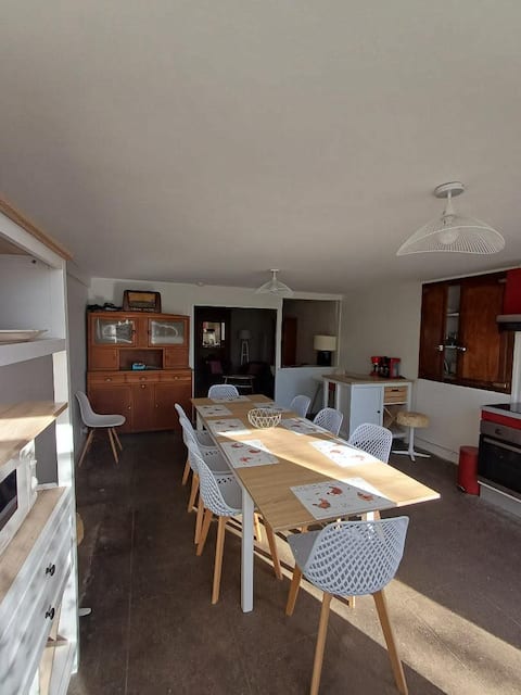 Family cottage 4 bedrooms 8-10 people Eguzon