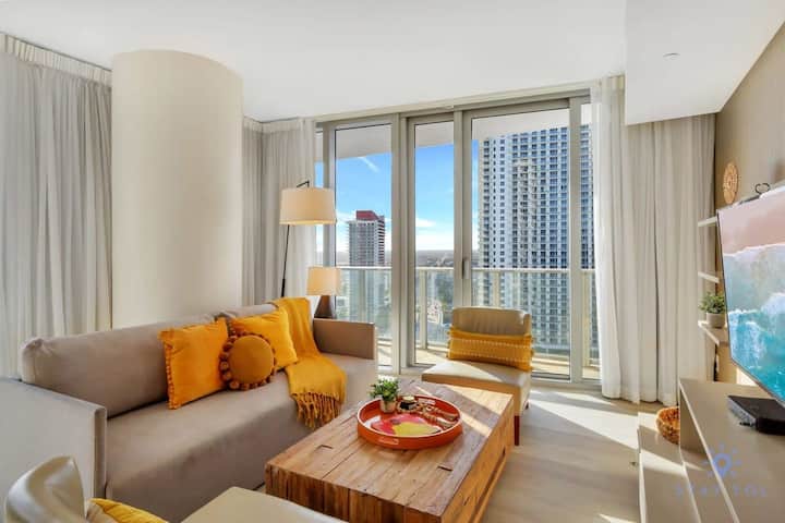 Ocean View Apartment, Balcony, Beachfront Resort - Hollywood, FL