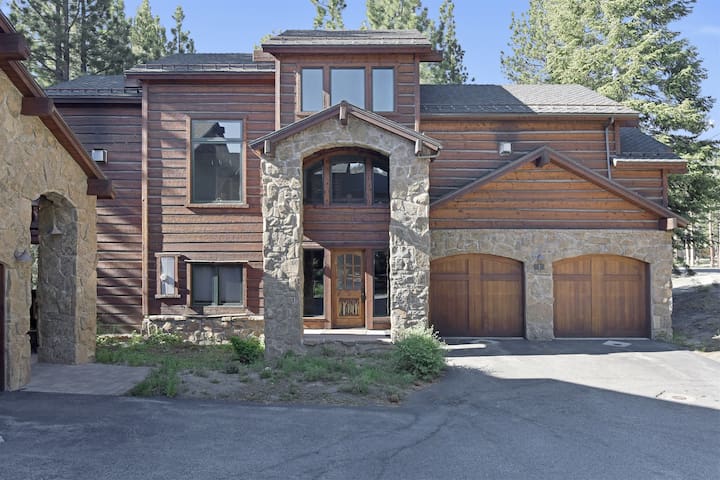 Central Reservations Of Mammoth managed Airbnb listing 1