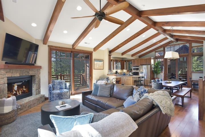 Central Reservations Of Mammoth managed Airbnb listing 1