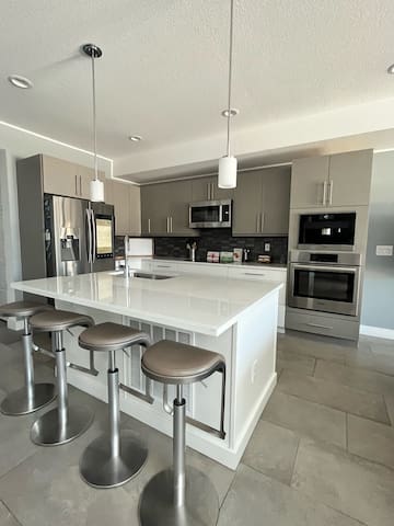 Upscale modern in Central Park gallery image 3