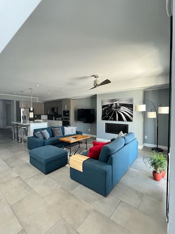 Upscale modern in Central Park gallery image 2