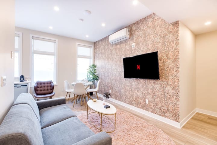 M11 | Mount-Royal Suites: 2BR + sofa bed – 23