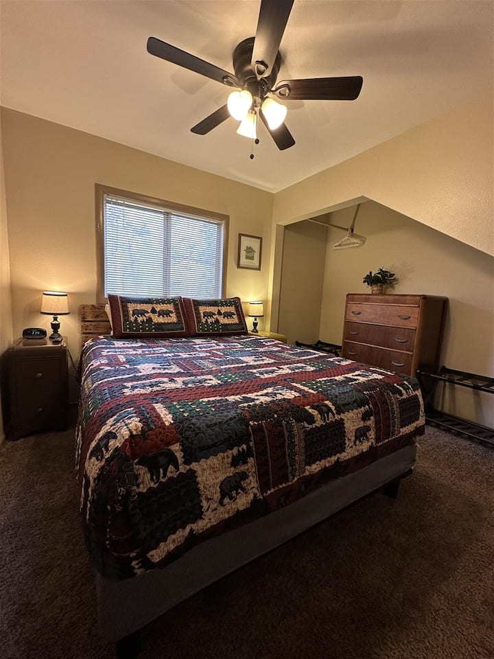 Dhomë gjumi në katin e poshtëm