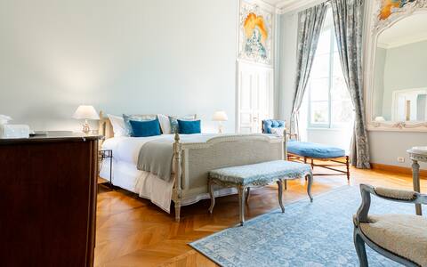 Blue Room – Castle Life