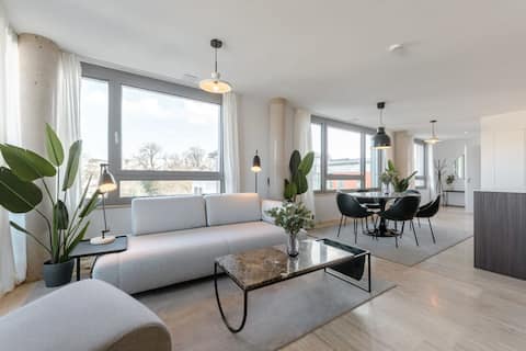 Modern 2BR Ville Haute Near Adolphe Bridge