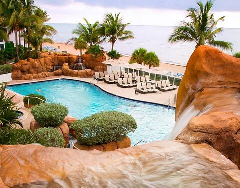 4 Relaxing Units with Private Balcony! Lap Pools!