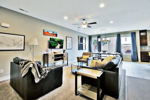 Sleeps 29, Pool/Spa/Garage/DT Location | 420/424