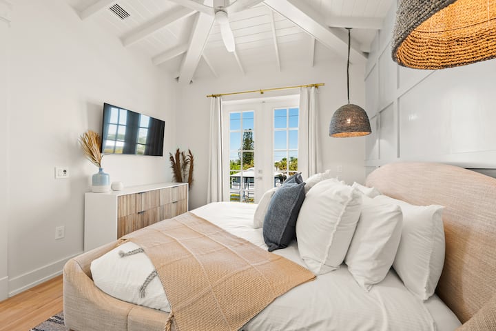 第三間臥室，特大牀