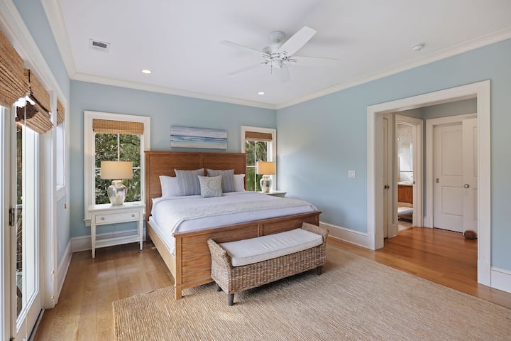 Habitación 2: king - TV - Baño privado - Acceso al balcón - Segundo piso