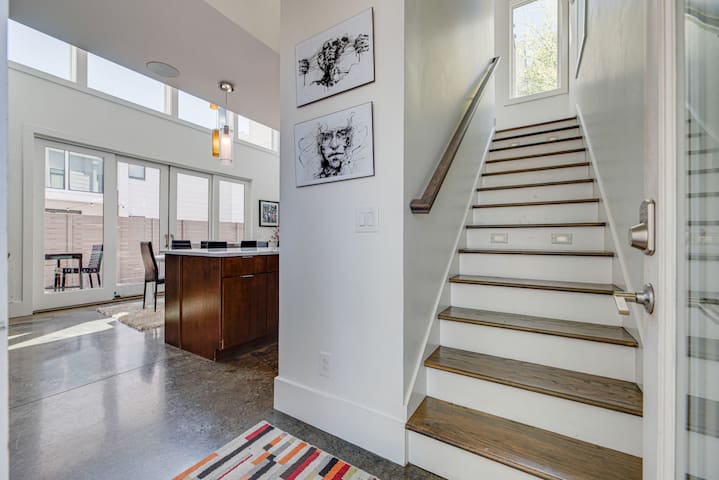 Sleeps 36!; Hot tub! Side By Side Units!