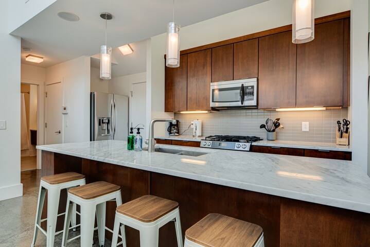 Sleeps 36!; Hot tub! Side By Side Units! gallery image 4