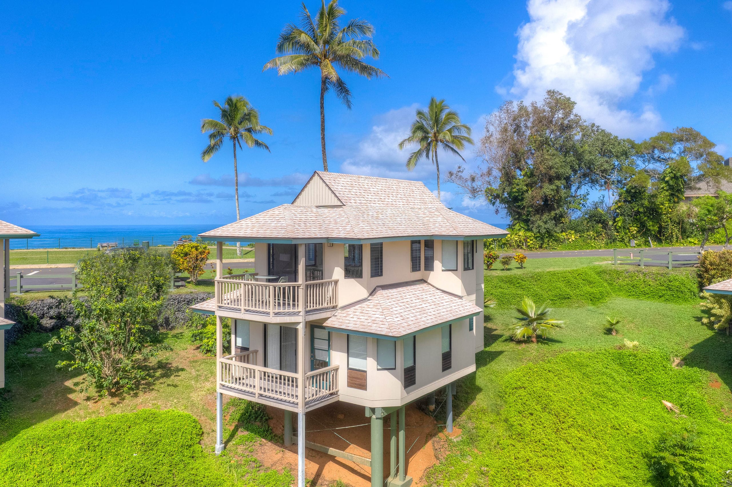 Villa in Princeville · ★4.96 · 2 bedrooms · 2 beds · 2.5 baths - Image 2