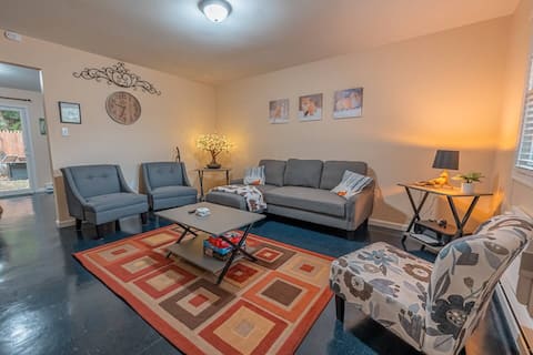 Near Hiking & Water Parks!*Wi-Fi*Fireplace*Patio*