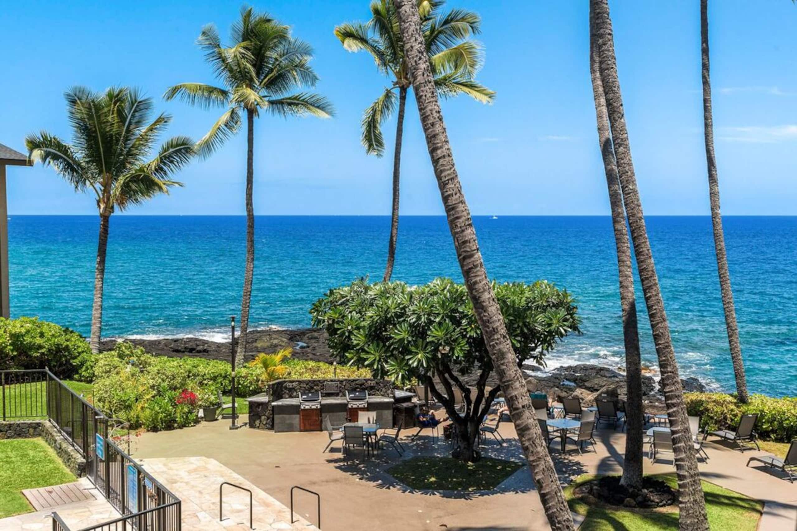 Condo in Kailua-Kona · ★4.8 · 1 bedroom · 2 beds · 1 private bath - Image 7