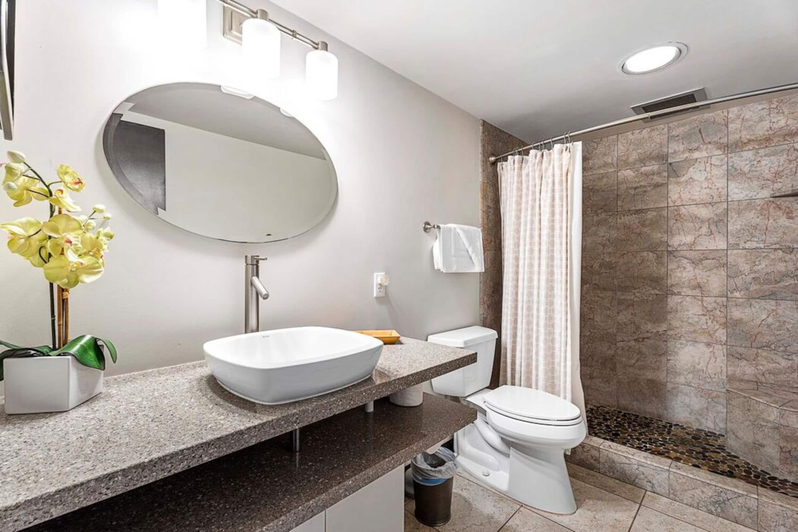 Condo in Kailua-Kona · ★4.8 · 1 bedroom · 2 beds · 1 private bath - Image 18