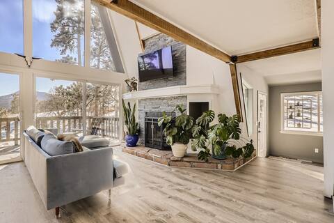 Beautiful A-Frame near Hiking/Red Rocks/Evergreen