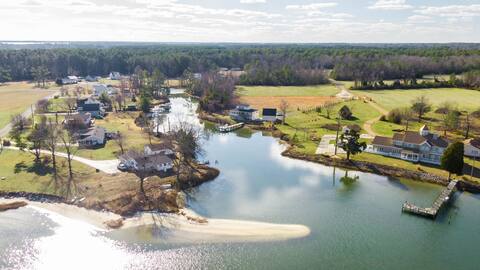 Waterfront Retreat w/ Hot Tub, Game Room, Kayaks,