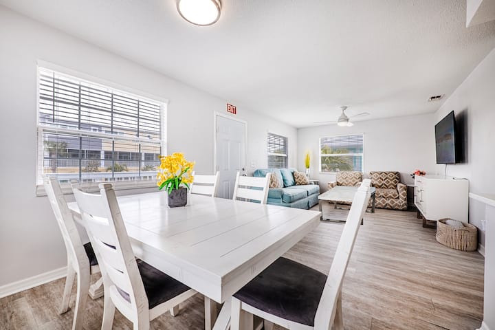 2bd 2ba Beachside W-3min To Beach
