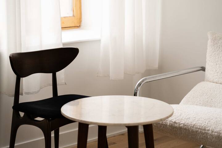 Apartment in Old Montreal, River View, Suite 202 gallery image 5