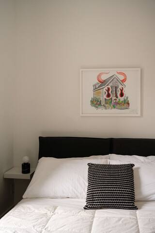 Apartment Old Montreal, Courtyard View, Suite 203 gallery image 4