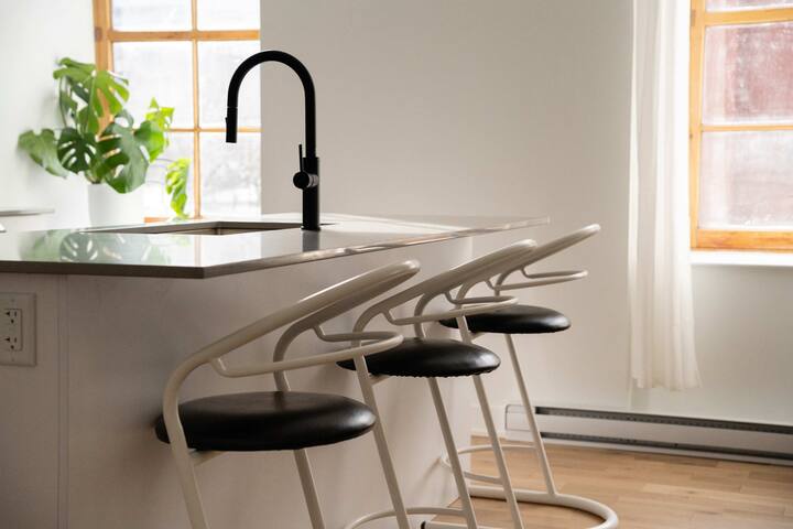 Apartment Old Montreal, Courtyard View, Suite 204 gallery image 5