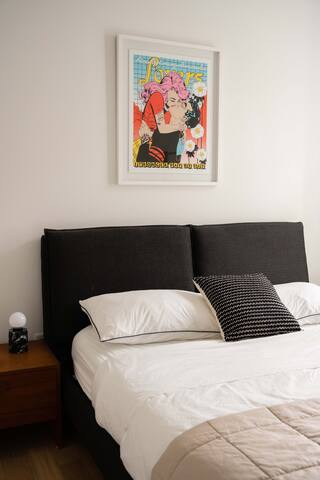 Apartment Old Montreal, Courtyard View, Suite 204 gallery image 2