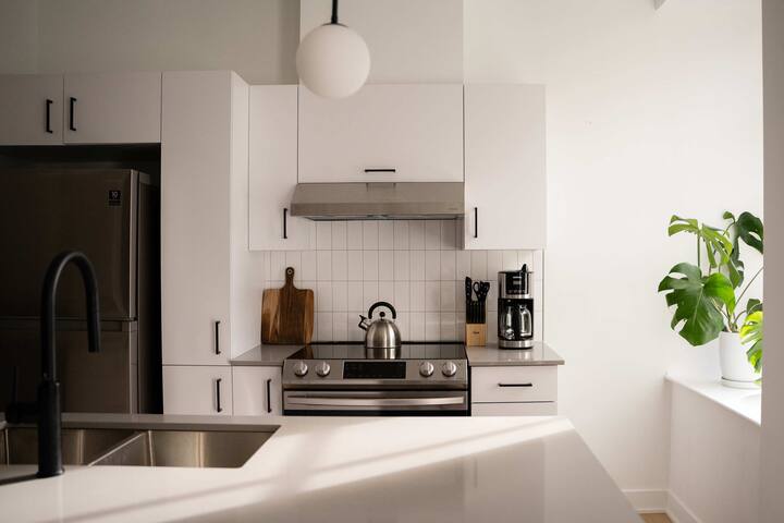 Apartment Old Montreal, Courtyard View, Suite 204 gallery image 3