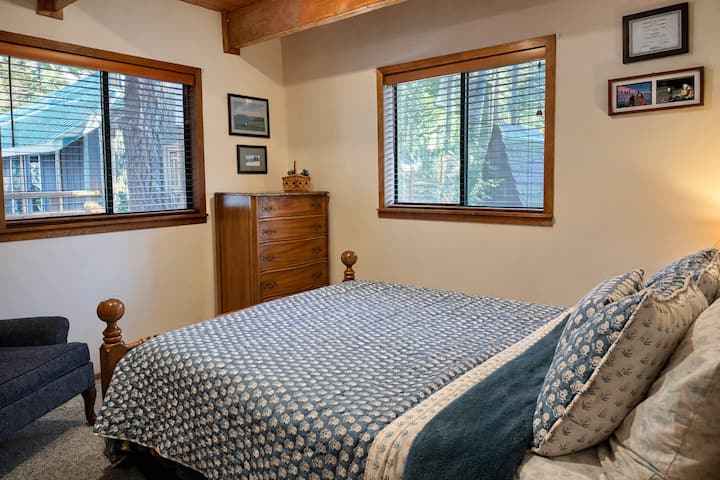 River | Hot Tub | Firepit & Bbq | Dogs | Deck - Plain, WA