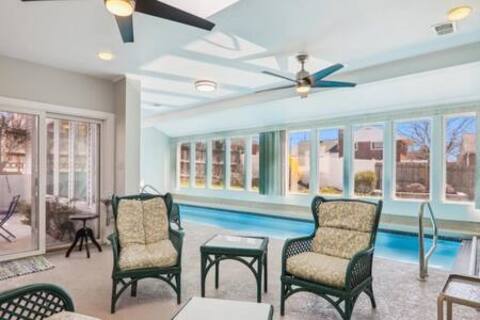 3 bedroom unit w/ indoor pool/hotub