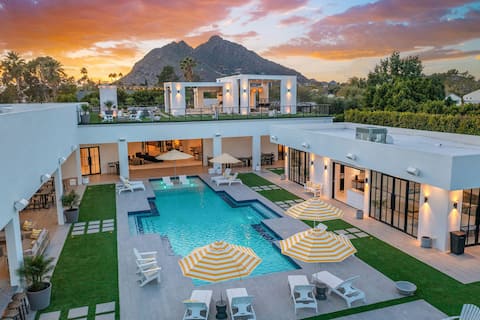 Old Town Scottsdale Lux Villa, Pool, Rooftop Views