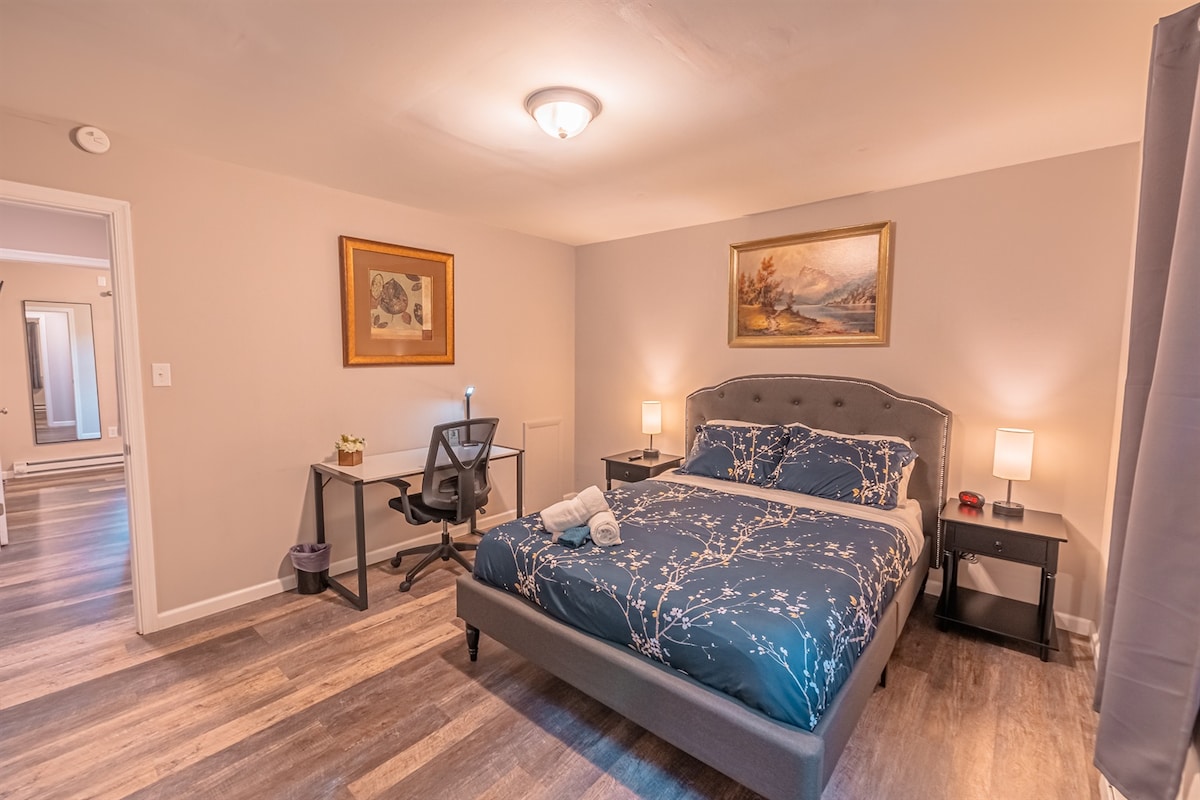 ห้องที่ 6 ห้องนอน 1 พร้อมโต๊ะทำงาน