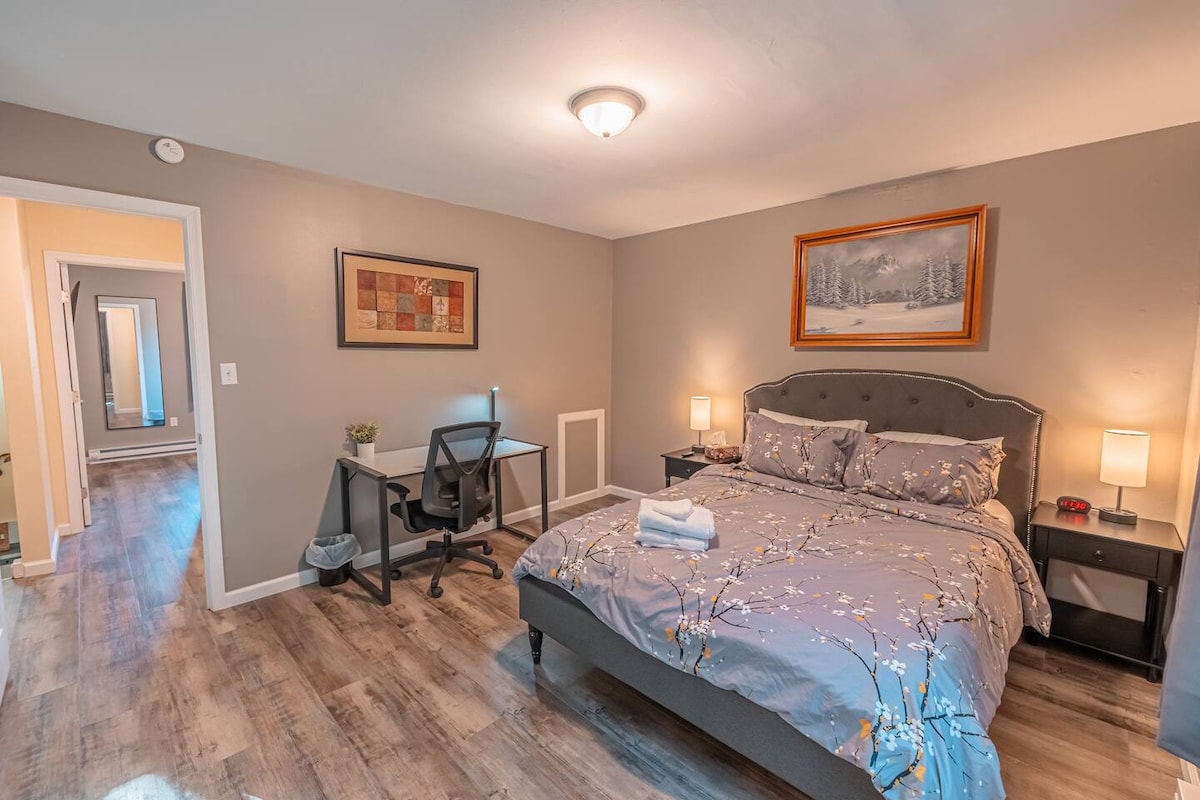 ยูนิต 4 ห้องนอน 1 พร้อมโต๊ะทำงาน