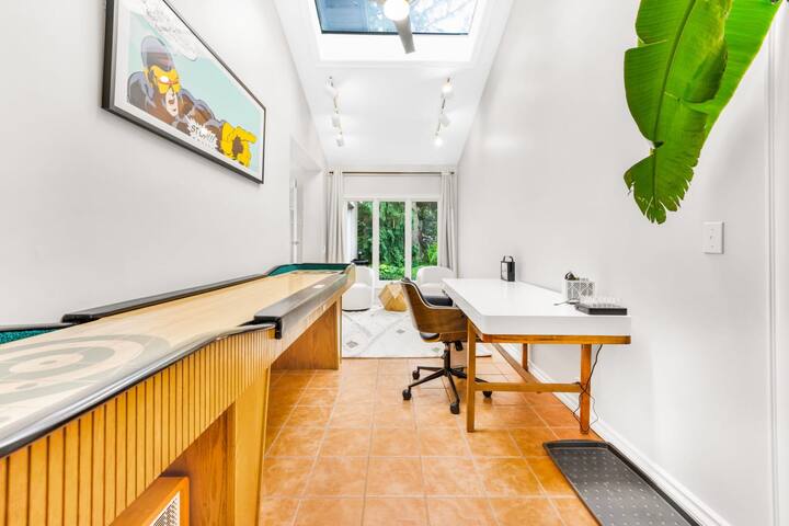 Award Winning Luxury Home with Heated Pool + Sauna gallery image 3