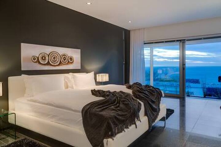 Villa Maxima – Large Pool & Stunning Sea View gallery image 5