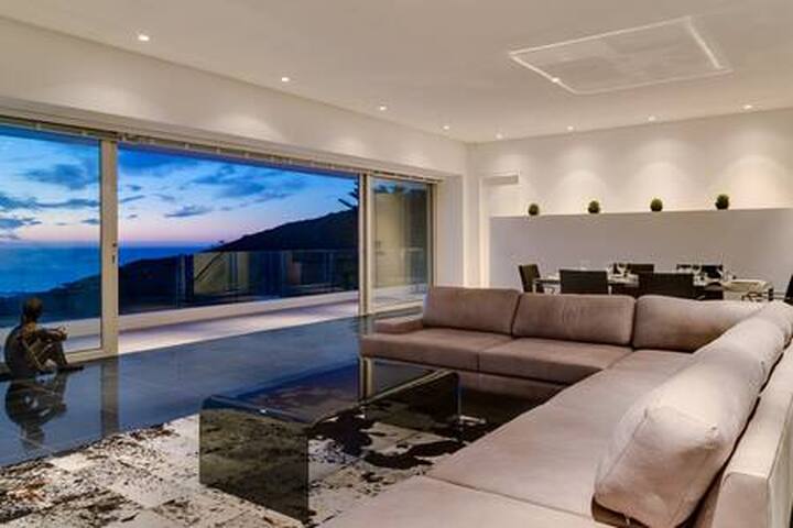 Villa Maxima – Large Pool & Stunning Sea View gallery image 4