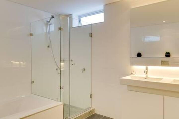 Ultra-Stylish Apartment Maxima gallery image 5