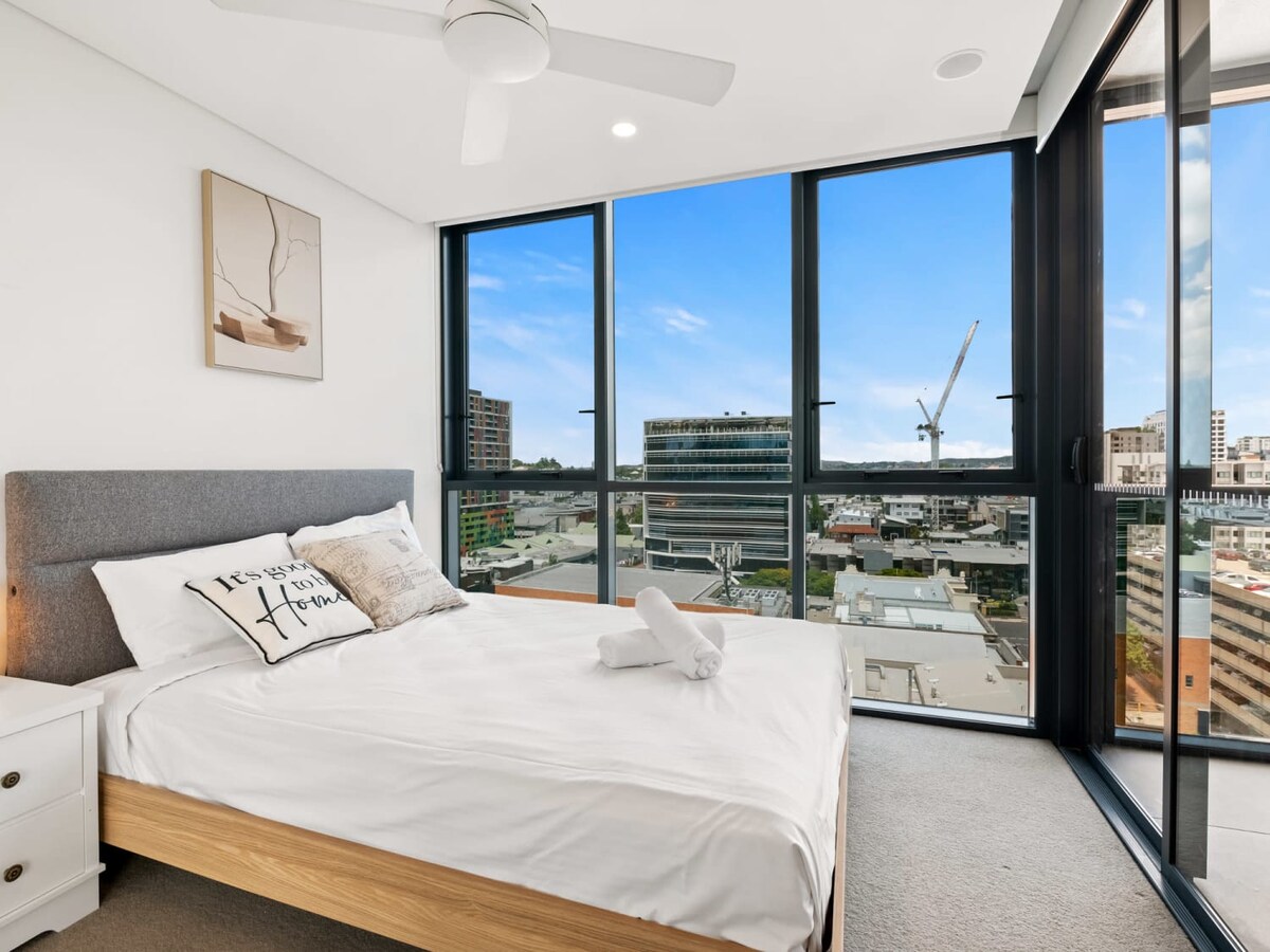 2号卧室配有标准双人床