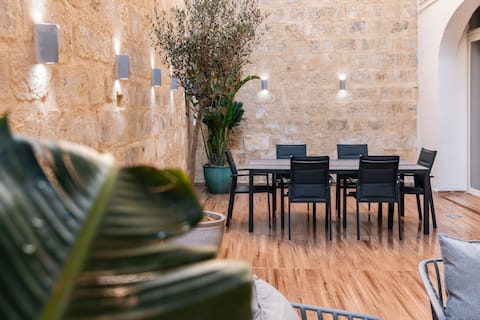 Valletta Waterfront Backyard Flat by ArcoBnb
