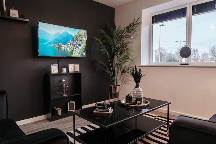 2 Bed Manchester Apartment With Wifi - Sleeps 4 - 샐퍼드