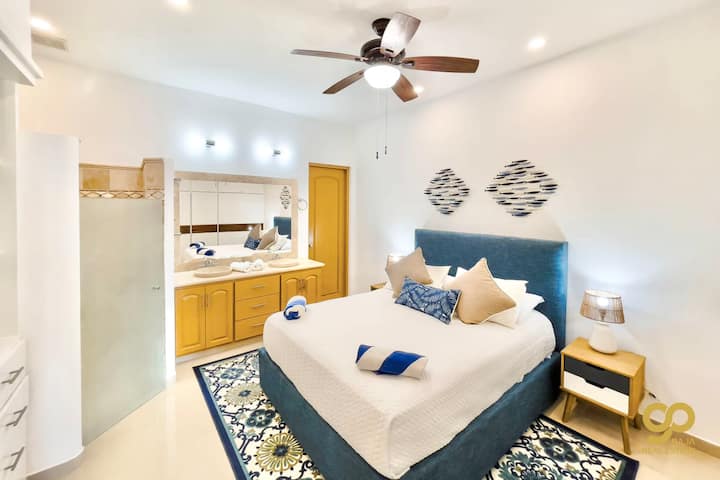 Dormitorio 2 con cama tamaño queen y baño privado único