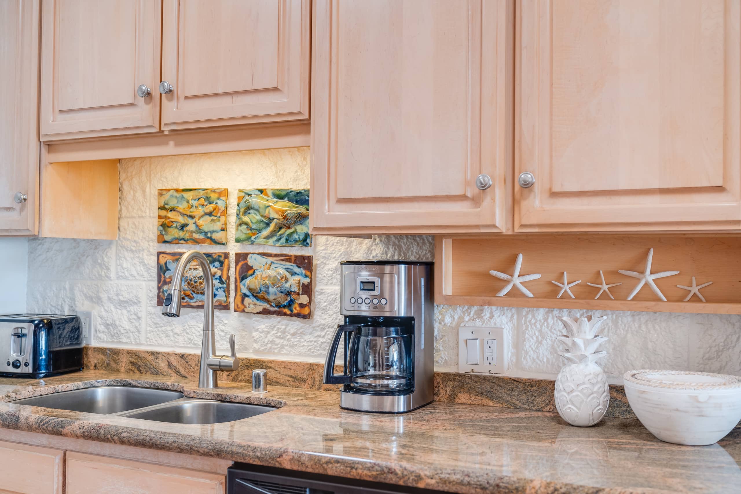 Condo in Wailuku · ★4.84 · 2 bedrooms · 3 beds · 2 baths - Image 11
