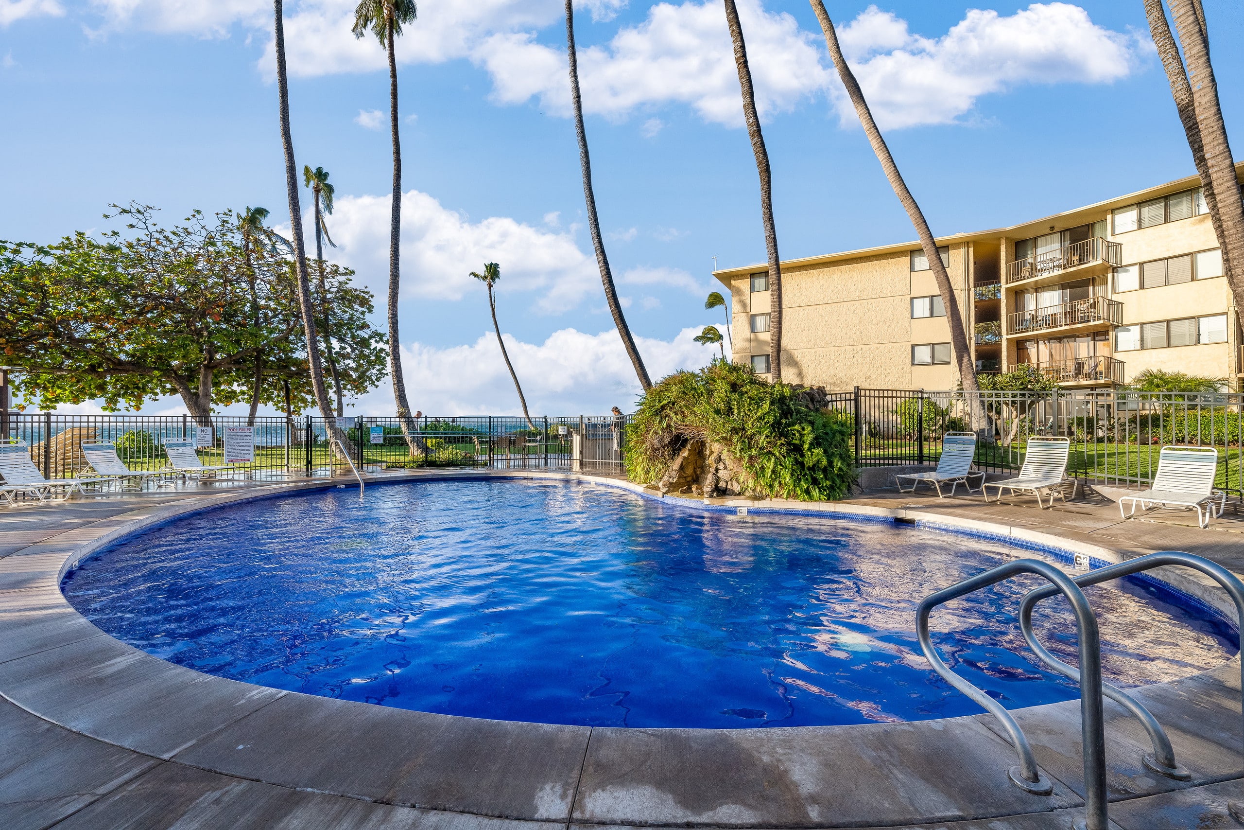 Condo in Wailuku · ★4.84 · 2 bedrooms · 3 beds · 2 baths - Image 36