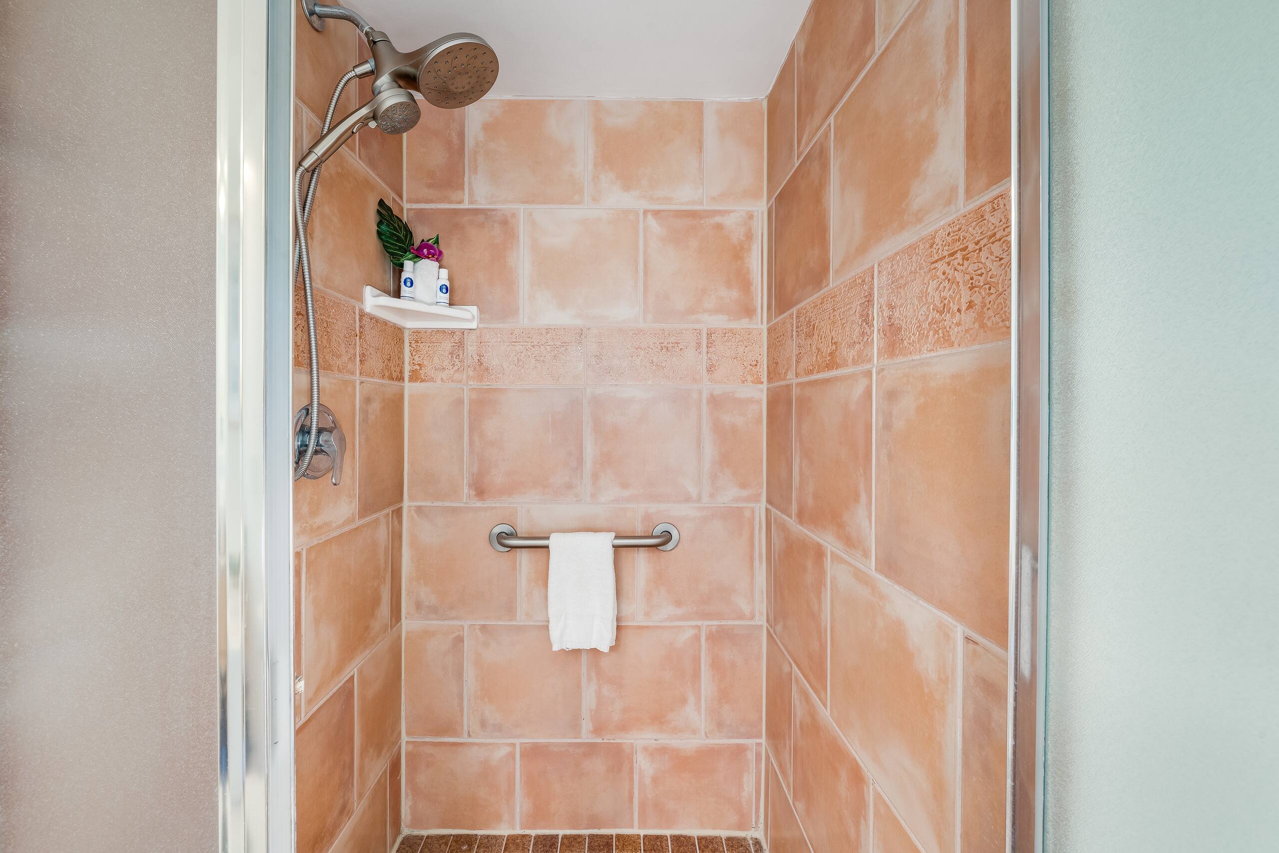 Condo in Wailuku · ★4.84 · 2 bedrooms · 3 beds · 2 baths - Image 24